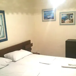 communist-style-apartment.hotels-in-tirana.com/